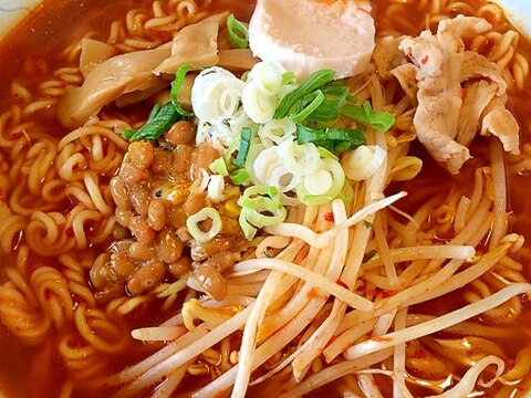 納豆たっぷり☆醤油 ラーメンをピリ辛に！